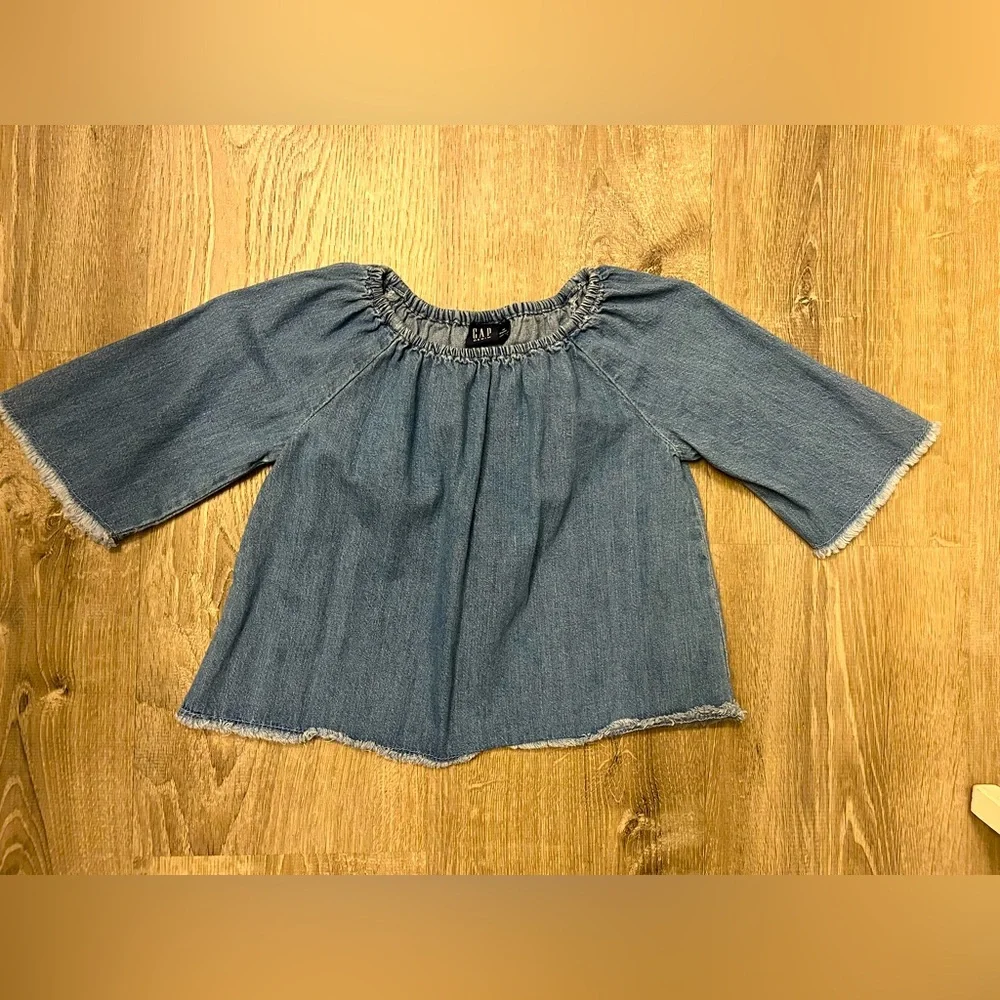 Girl's Gap Denim Blue Top- Size XS- Pre-owned